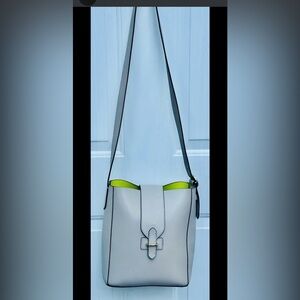 Vintage NWOT Banana Republic Ivory & Lime Green Crossbody Bucket Style Handbag